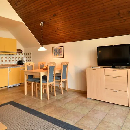 Am Waldrand - Fuer 4 Personen Mit Balkon - Eisbrecher *